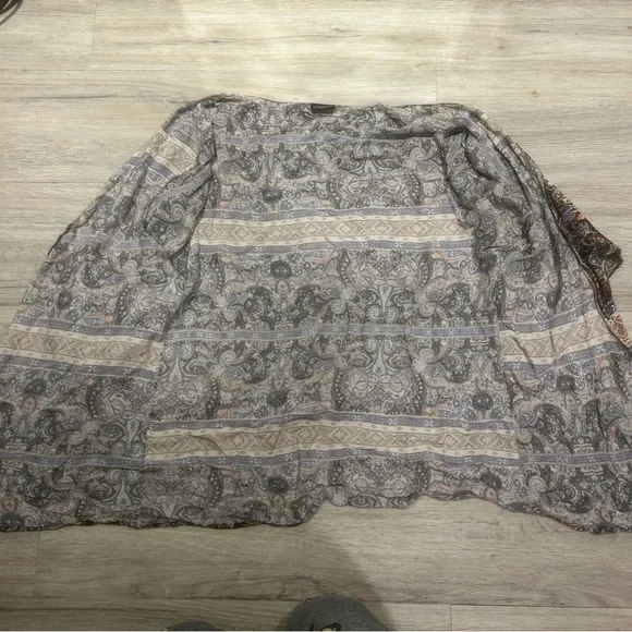 Light Cardigan - Picture 3 of 3